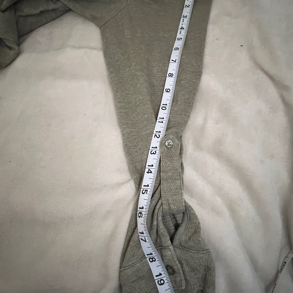 Marled Tie Hem Button Front Crepe Top‎ Size Large Roll Tab Sleeves V Neck A3 - Picture 12 of 12